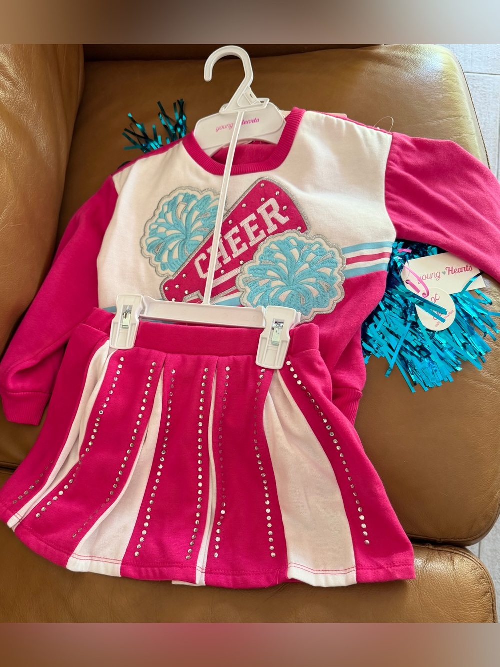 Girls Cheerleading Costume outfit with pom pom Size 4T NWT